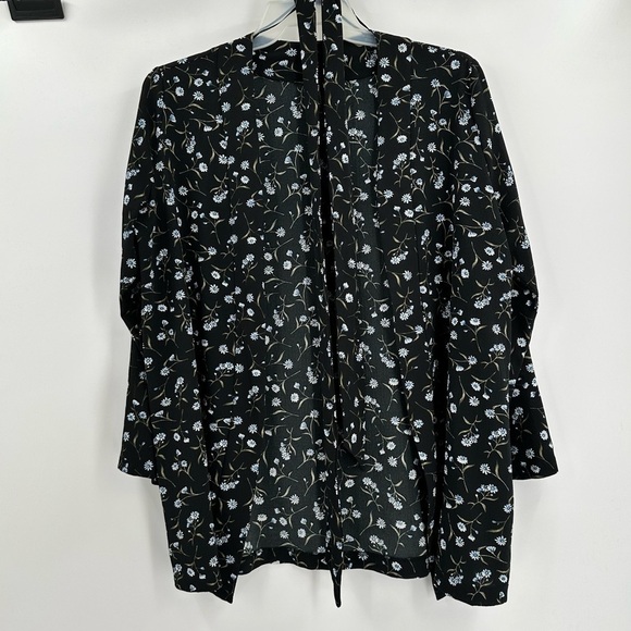 DIVIDED H&M Women’s Black Crepe Fabric w/Blue Floral Print Jacket Size Large - Picture 3 of 16